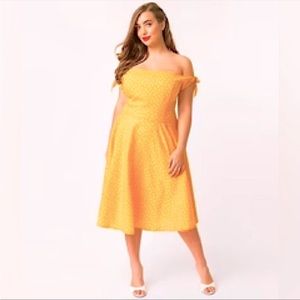 NWT Unique Vintage Plus Size Mustard Yellow & Ivory Dotted Swing Dress